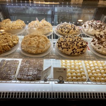 Maple Leaf Diner - Pies - American Near Me - Dallas, Texas Maple Leaf Diner - Pies - American Near Me - Dallas, Texas