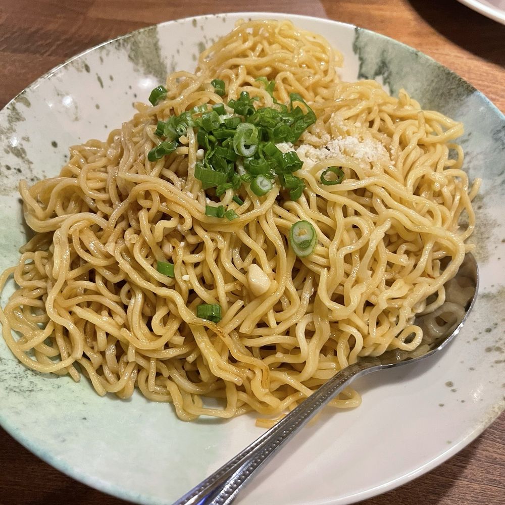 Kue's Chinese Kitchen and Bar - Garlic Noodles - Chinese Near Me - Alhambra, California