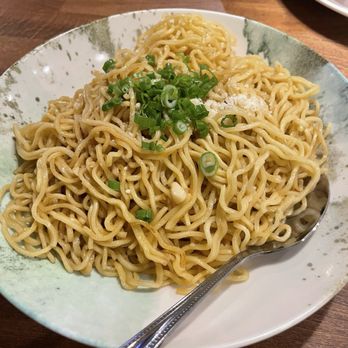 Kue's Chinese Kitchen and Bar - Garlic Noodles - Chinese Near Me - Alhambra, California