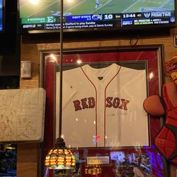 Foxboro Sports Tavern - Walls