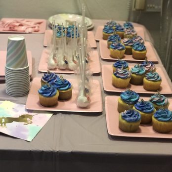 The Sweet Life - Unicorn cupcakes and cake pops !!!! - Desserts Near Me The Sweet Life - Unicorn cupcakes and cake pops !!!! - Desserts Near Me