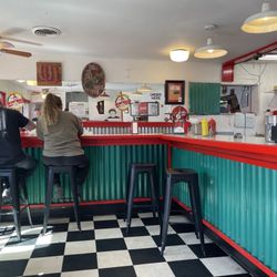The Green Line Grill - Dining area
