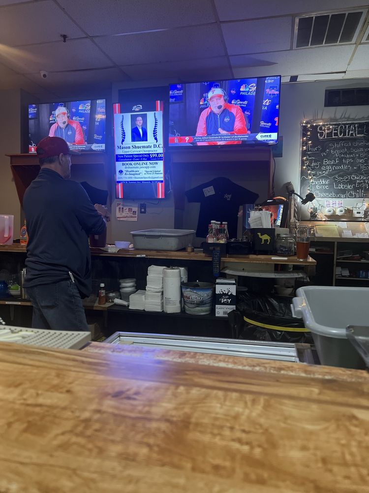 Larry's Bar Image