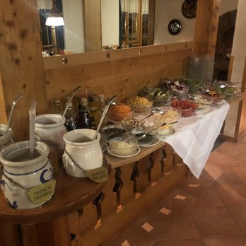 Hotel Alpenhof - Salatbuffet - Fondue Near Me - Grindelwald, BE