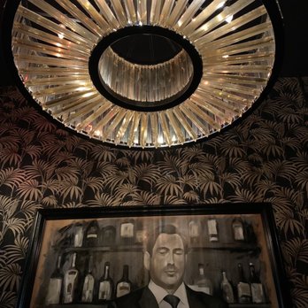 The Roosevelt Room - Beautiful decor inside - Cocktail Bars Near Me - Austin, Texas The Roosevelt Room - Beautiful decor inside - Cocktail Bars Near Me - Austin, Texas