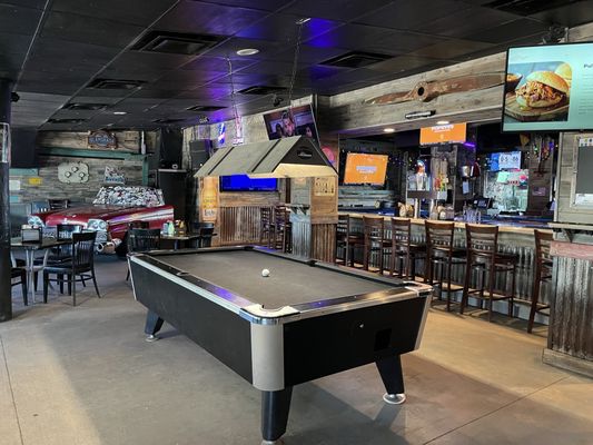 Hog Heaven Sports Bar and Grill by null