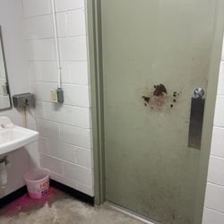 Maplezone Sports Institute - Gross and hand dryers didn't work. No paper towels.
