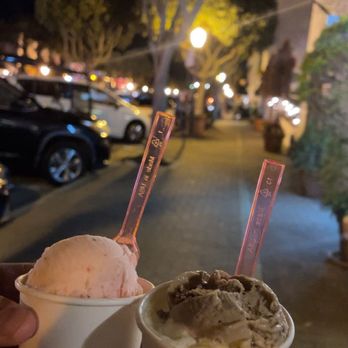 Orange County Creamery - 2 kids cups (Strawberry & chocolate coffee/s'mores) - Ice Cream & Frozen Yogurt Near Me - San Clemente, California Orange County Creamery - 2 kids cups (Strawberry & chocolate coffee/s'mores) - Ice Cream & Frozen Yogurt Near Me - San Clemente, California