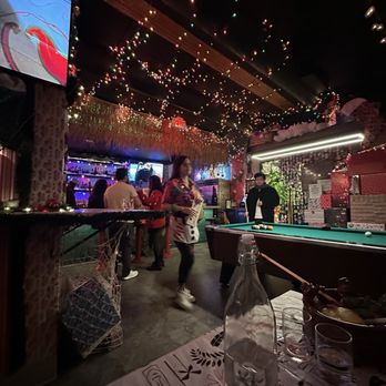 Kona's - Inside (instagram: wooneats) - Bars Near Me - San Francisco, California