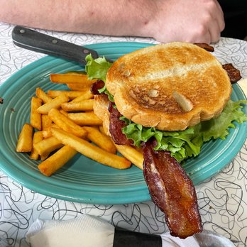 Kelly Os Diner - Warrendale - BLT with fries - Breakfast & Brunch Near Me - Warrendale, Pennsylvania Kelly Os Diner - Warrendale - BLT with fries - Breakfast & Brunch Near Me - Warrendale, Pennsylvania