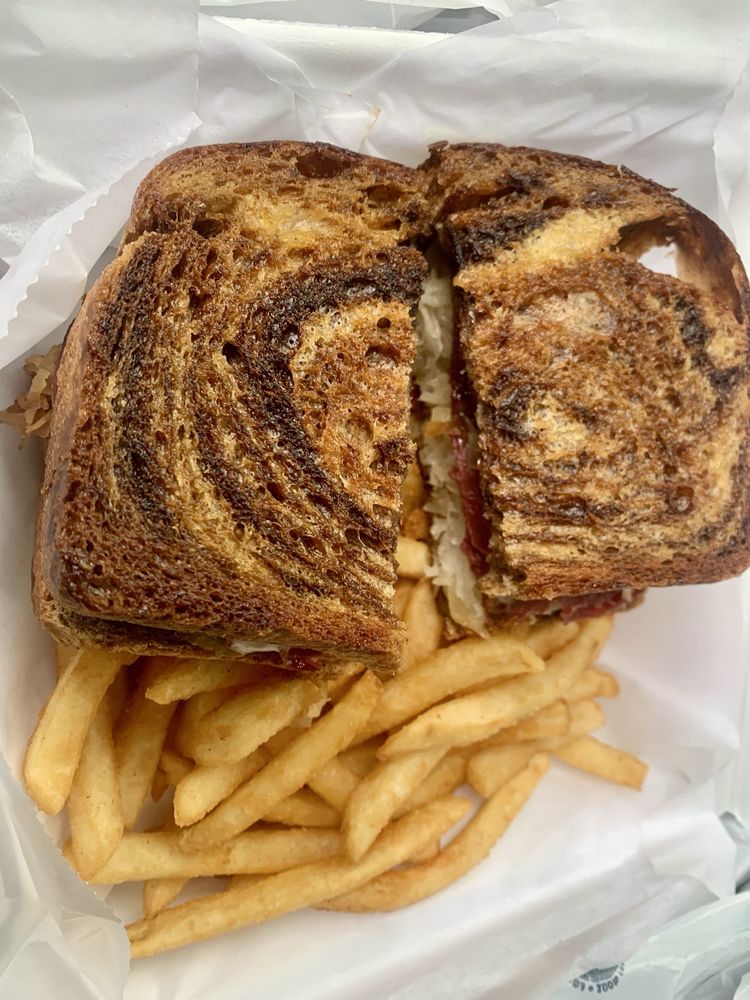 Wood Winds Restaurant & Pizzeria