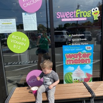 Sweet Frog - Delish ! - Ice Cream & Frozen Yogurt Near Me - Quincy, Massachusetts