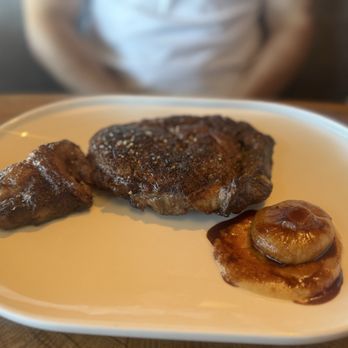 Castaway Burbank - Steak - Bars Near Me - Burbank, California