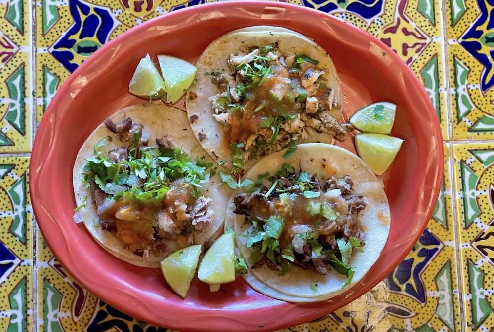 Nano's Mexican Restaurant Logo