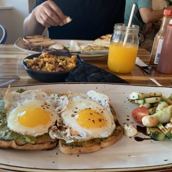 Hatch 44 Cafe - Avocado toast - Cafes Near Me - Metuchen, New Jersey