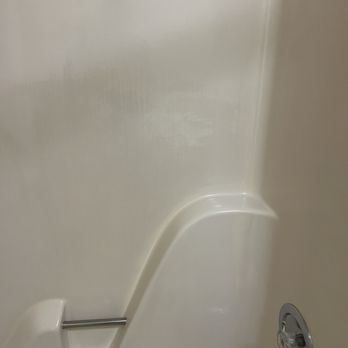 Red Roof Inn Dillon, SC - Cold shower - Hotels Near Me - Dillon, South Carolina