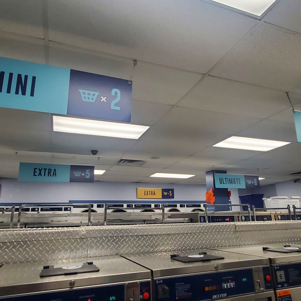 WashFoundry - Santa Clara - Signs above machines for different sizes/loads - Laundromat Near Me - Santa Clara, California WashFoundry - Santa Clara - Signs above machines for different sizes/loads - Laundromat Near Me - Santa Clara, California