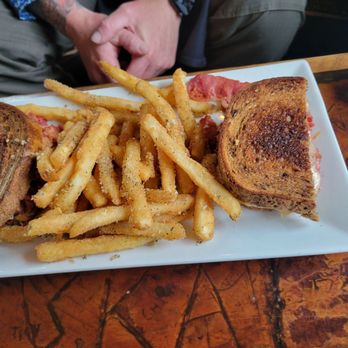 Peter Christian's Tavern - Very good Pastrami Ruben - American Near Me - New London, New Hampshire Peter Christian's Tavern - Very good Pastrami Ruben - American Near Me - New London, New Hampshire