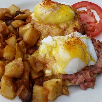 Bea Bea's - Corned beef benedict - Coffee & Tea Near Me - Burbank, California Bea Bea's - Corned beef benedict - Coffee & Tea Near Me - Burbank, California