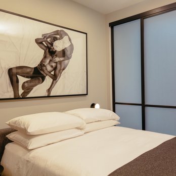 Ode - The "Modernist" room - Hotels Near Me - Toronto, Ontario Ode - The "Modernist" room - Hotels Near Me - Toronto, Ontario
