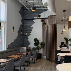 C'est La Vie Bakery & Cafe - Interesting