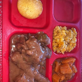 Bully's Restaurant - smothered oxtails - Barbeque Near Me - Jackson, Mississippi