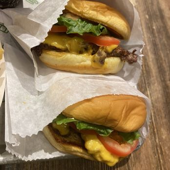 Shake Shack West Hollywood - Santa Monica & La Cienega - Shakeburgers - Burgers Near Me - Los Angeles, California Shake Shack West Hollywood - Santa Monica & La Cienega - Shakeburgers - Burgers Near Me - Los Angeles, California