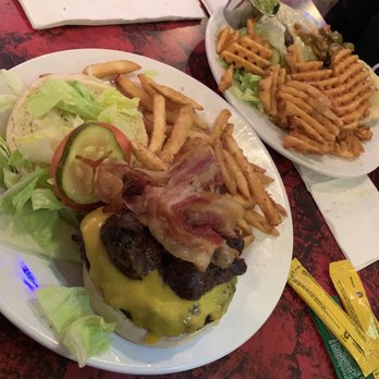 Charlie's Kitchen - Short Rib Burger & Double Jalapeño Cheeseburger - Burgers Near Me - Cambridge, Massachusetts