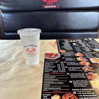 The Twisted Crab Seafood & Bar - Seating area - Seafood Near Me - Buford, Georgia
