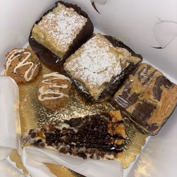 Cretia's Eatery & Bake Shoppe - Lemon Bar, Italian cream cookies, brownie cheesecake bar, Turtle Cheesecake slice - Bakeries Near Me - Dallas, Texas