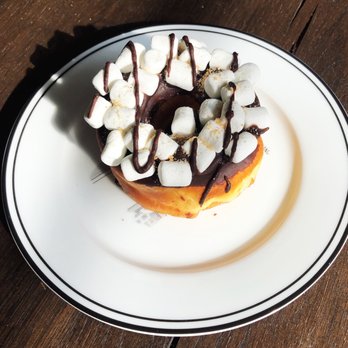 Randy's Donuts - S'mores donut - Donuts Near Me - Pasadena, California