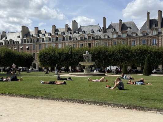 Place des Vosges by null