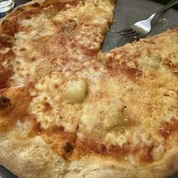 Pizza Piccolo - Four cheese pizza