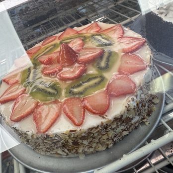 International Bakery - Strawberry Top chocolate cake - Bakeries Near Me - Atlanta, Georgia International Bakery - Strawberry Top chocolate cake - Bakeries Near Me - Atlanta, Georgia