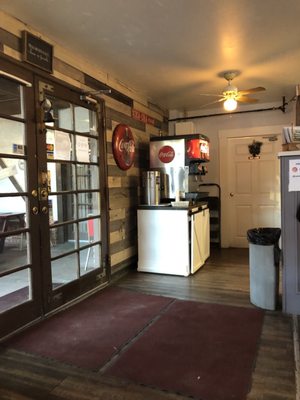 Caveman Cavey's Pizza by null