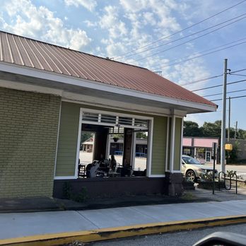 Sips Espresso - the outside of a coffee shop - Cafes Near Me - Athens, Georgia Sips Espresso - the outside of a coffee shop - Cafes Near Me - Athens, Georgia