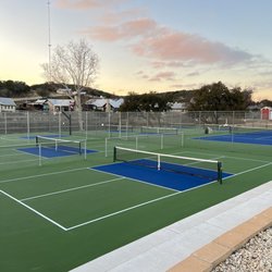 Buckhorn Lake Resort - Pickle ball, tennis & basketball courts