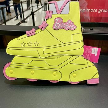 AMC Topanga 12 - Christmas shop in line! Lol. Barbie skate purse actually - Cinema Near Me - Canoga Park, California