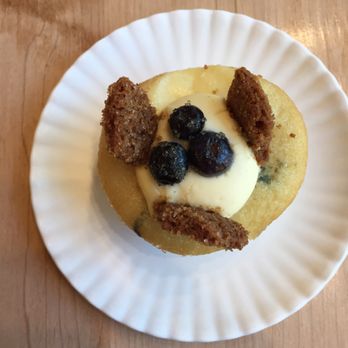 Molly's Cupcakes - Blueberry cheesecake - Cupcakes Near Me - Chicago, Illinois Molly's Cupcakes - Blueberry cheesecake - Cupcakes Near Me - Chicago, Illinois