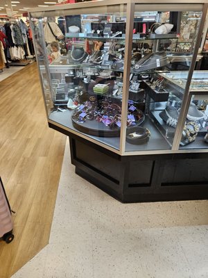 TJ MAXX - Updated December 2025 - 95 Photos & 97 Reviews - 1651 N