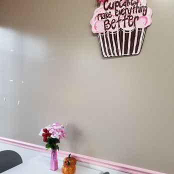 Smallcakes- A Cupcakery Elmhurst - Bakeries Near Me - Elmhurst, Illinois