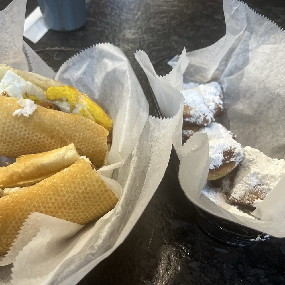 Beck's Cajun Cafe - Sausage Po' Boy and beignets donuts - Cajun/Creole Near Me - Philadelphia, Pennsylvania