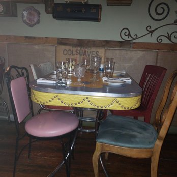 Under the Moon Cafe - Tablesetting for 4 - Breakfast & Brunch Near Me - Bordentown, New Jersey Under the Moon Cafe - Tablesetting for 4 - Breakfast & Brunch Near Me - Bordentown, New Jersey