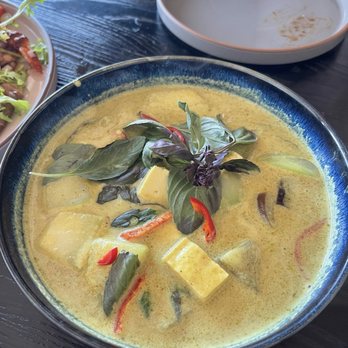 Sanook Soi 38 - Green Curry w/ Tofu - Thai Near Me - Los Angeles, California