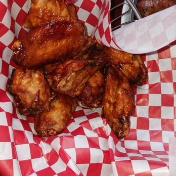 Hog Shack Cook House - Appetizer chicken wings sauced in house bbq - Barbeque Near Me - Richmond, British Columbia