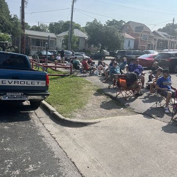 Franklin Barbecue - The same line but longer. - Barbeque Near Me - Austin, Texas