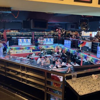 Ellen's Stardust Diner - Inside - Diners Near Me - New York, New York
