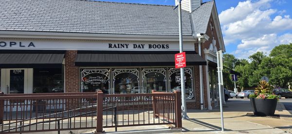 Rainy Day Books by null