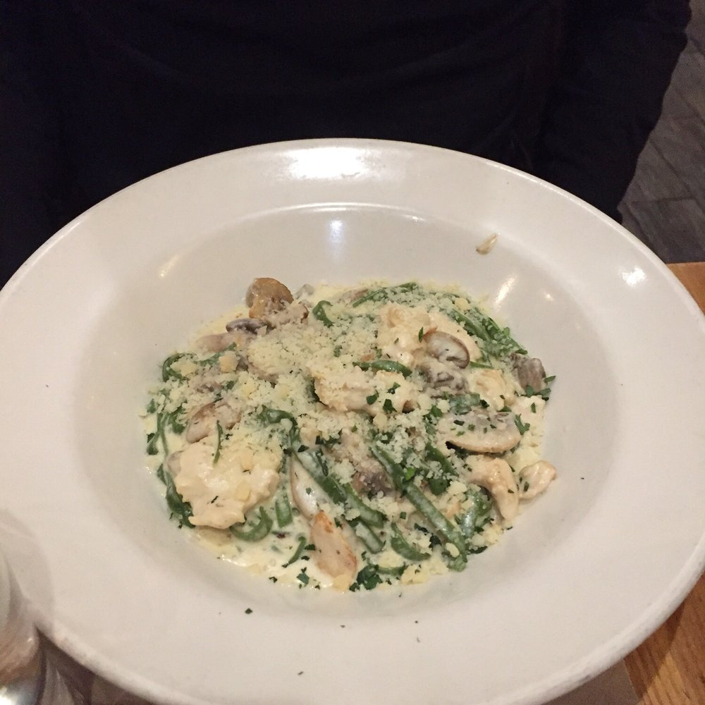 Giovanni's Brooklyn Eats - tagliatelle di spinaci - Italian Near Me - Brooklyn, New York Giovanni's Brooklyn Eats - tagliatelle di spinaci - Italian Near Me - Brooklyn, New York