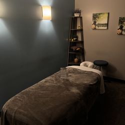 Hand & Stone Massage and Facial Spa